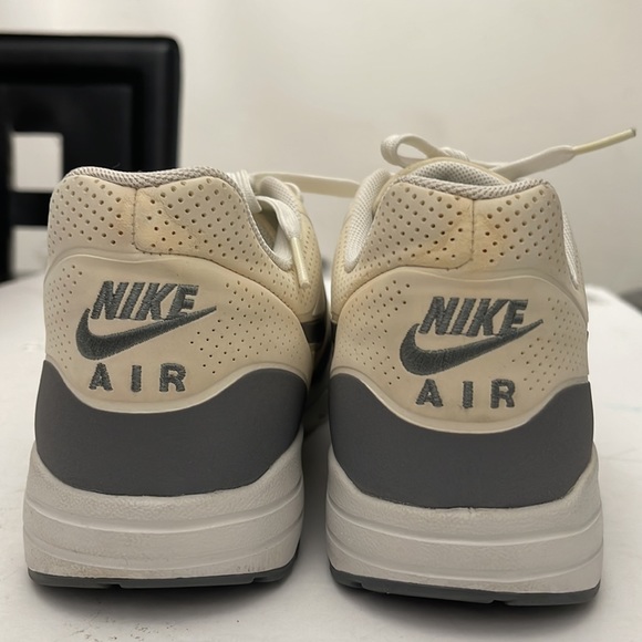 NIKE AIR MAX RUNNING SNEAKERS WOMENS SIZE 9 - Picture 3 of 16